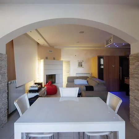 ヴィラ Ennio チャンピーノ